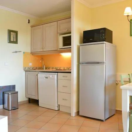 T2 Avec Piscine, A 100m, Parking, Ascenseur Et Centre De Thalasso A Proximite - Fr-1-226-81 Apartment