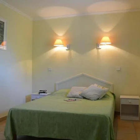 T2 Avec Piscine, A 100m, Parking, Ascenseur Et Centre De Thalasso A Proximite - Fr-1-226-81 Apartment Les Issambres