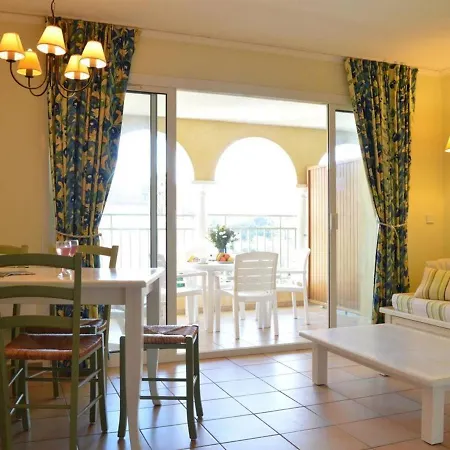 Apartment T2 Avec Piscine, A 100m, Parking, Ascenseur Et Centre De Thalasso A Proximite - Fr-1-226-81 Les Issambres