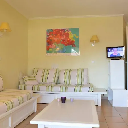 T2 Avec Piscine, A 100m, Parking, Ascenseur Et Centre De Thalasso A Proximite - Fr-1-226-81 *